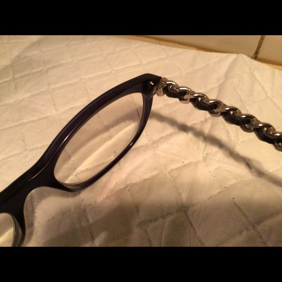 CHANEL EYEGLASS FRAMES with hard case and cloth - Picture 4 of 9